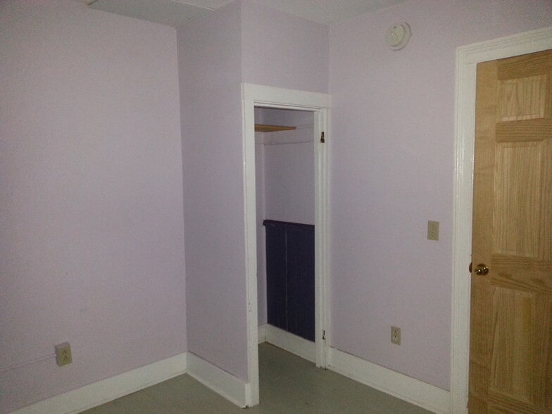 Building Photo - 188 Pine St