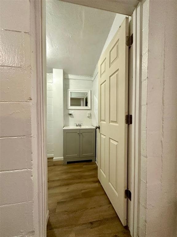 Building Photo - 637 NE Waldo Rd