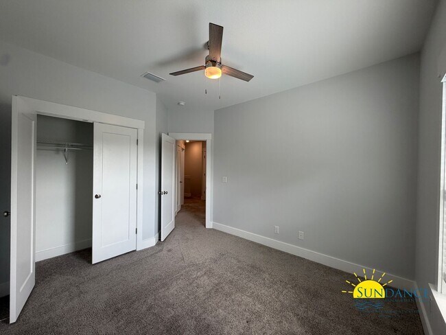 Building Photo - Gorgeous 2 Story 4 Bedrooms Townhome in Fort Walton Beach!