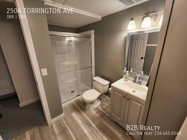 Building Photo - 2506 Torrington Ave