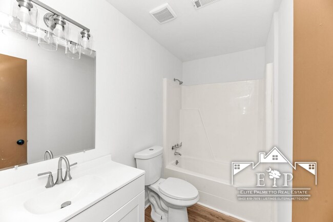 Building Photo - Beautifully Renovated Brick Home in a Quiet, Established Neighborhood