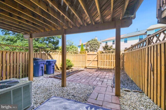 Building Photo - 6022 Phlox Ct