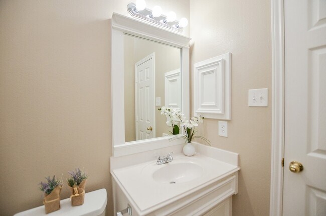 Building Photo - 2811 Willow Fork Dr