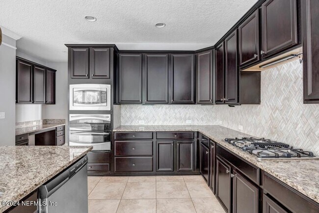 Building Photo - 96 Taylor Ridge Ave