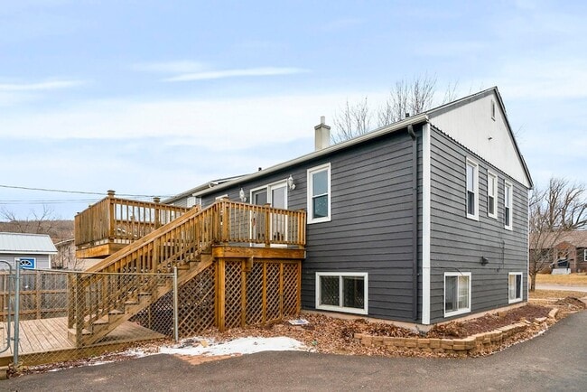 Building Photo - 5116 Ivanhoe St