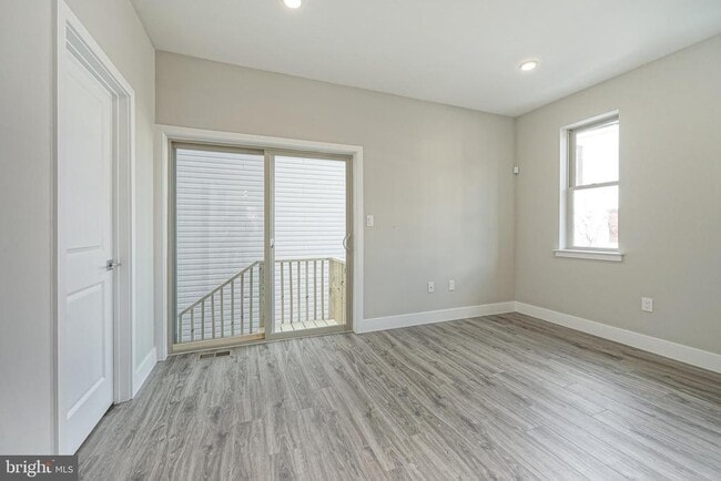 Building Photo - 300 W Jefferson St