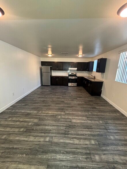 Building Photo - 457 E 30th St