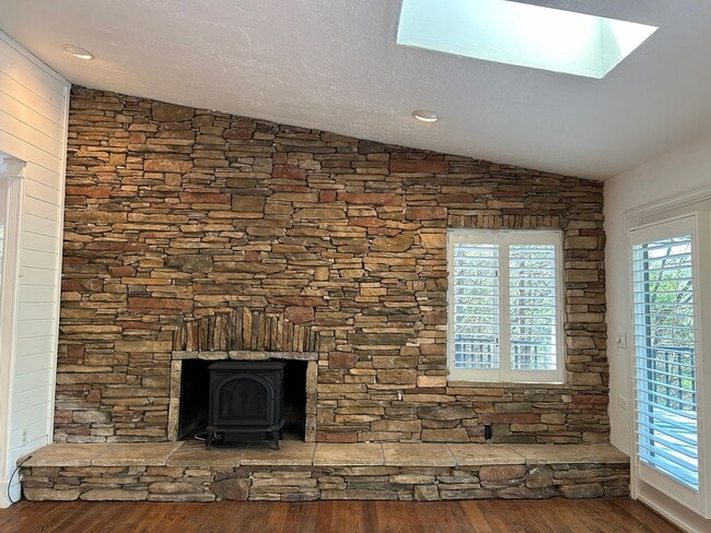 Building Photo - Central AVL - Large Custom Built Home with...