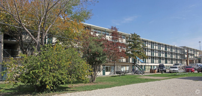 Building Photo - UNT College Inn