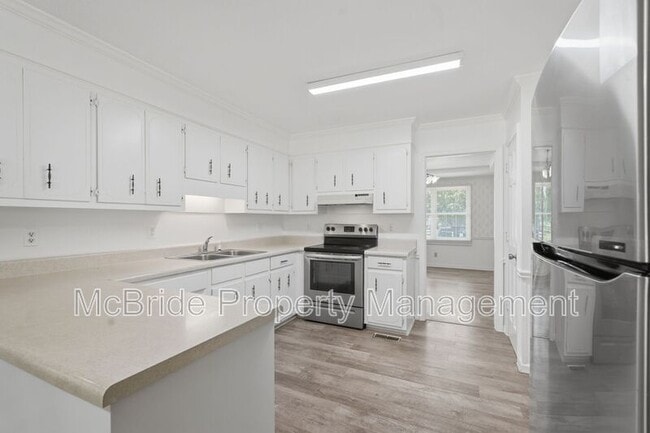Building Photo - 5182 Bluegrass Trail