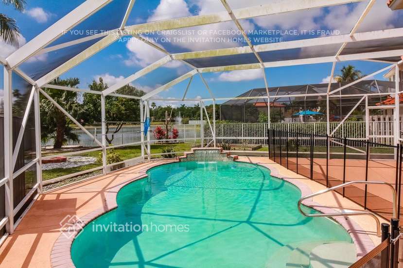 Building Photo - 7302 Spinnaker Bay Dr