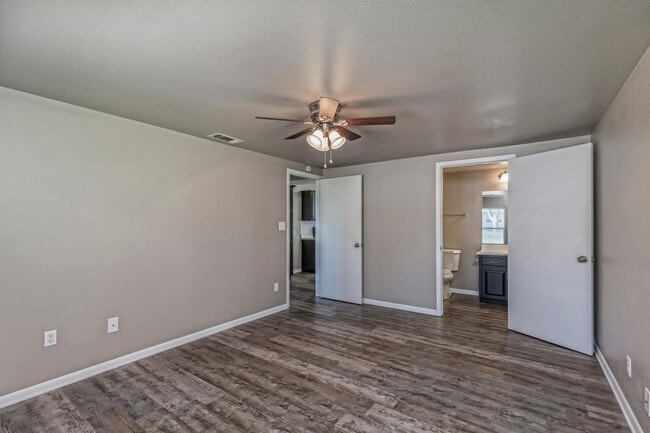 Building Photo - 1910 S 47th St