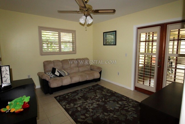 Building Photo - 8233 Cypress Lake Dr