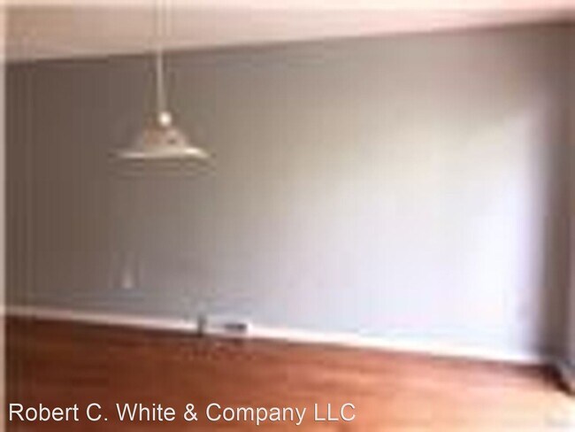Building Photo - 2 br, 1.5 bath House - 29 Colonial Village