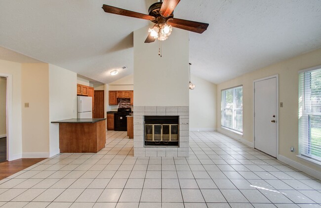 Building Photo - 10402 Eagle Glen Dr