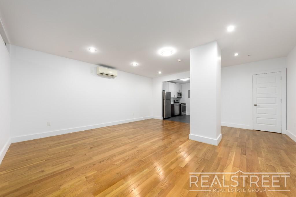 Building Photo - LUXURY LOFT in Queens!