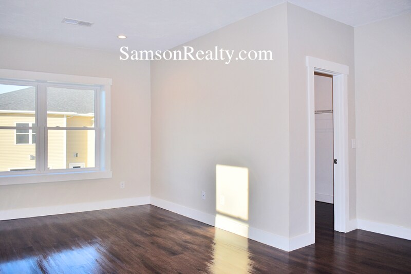 Building Photo - 121 Allura Ln