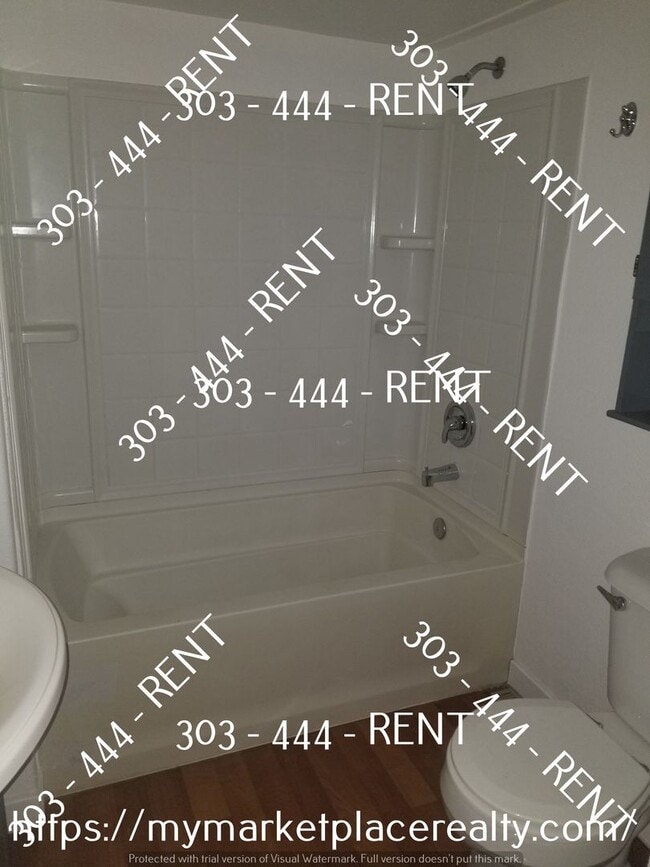 Building Photo - Move In Special!!! Beautiful Home in a Qui...