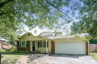 Building Photo - 5 Bedroom Pet-Friendly Home in Indianapolis, IN with Main Street Renewal
