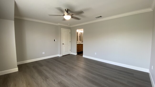 Building Photo - 6262 Byron Ln