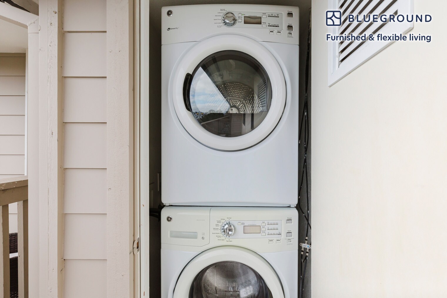 Building Photo - 766 Edgewater Blvd