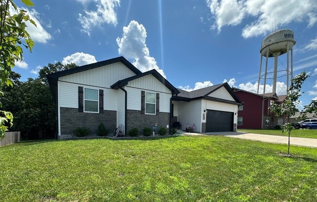 Building Photo - Pristine 5 Bedroom Home located in Summit ...