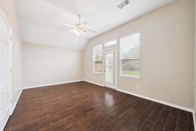 Building Photo - 7709 Lakeside Manor Ln