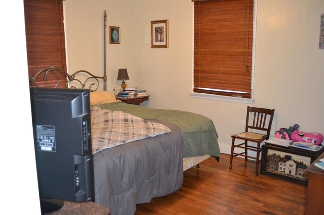 Building Photo - 128 Gruner Rd