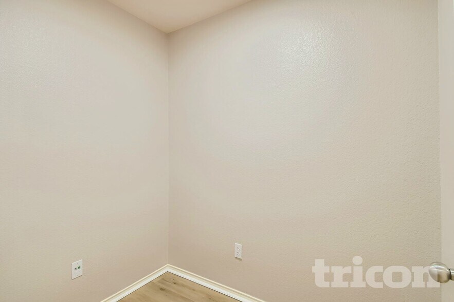 Building Photo - 1658 Wildflower Dr