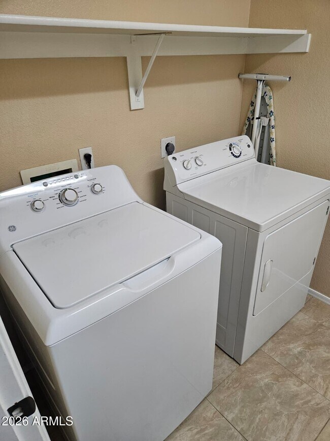 Building Photo - 6919 W Via Montoya Dr