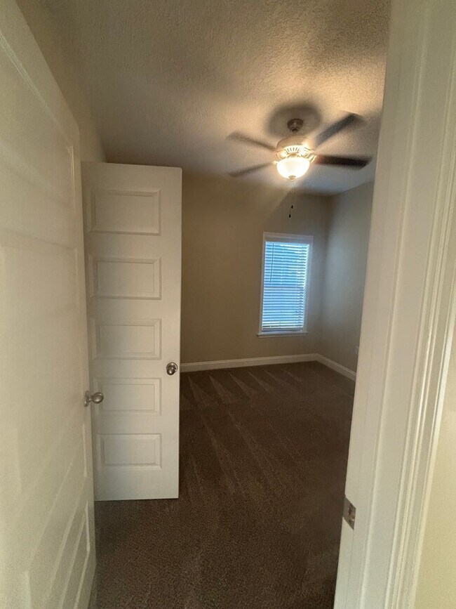Building Photo - Home in Knights Landing
