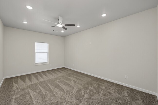 Building Photo - 117 Sun City Ln