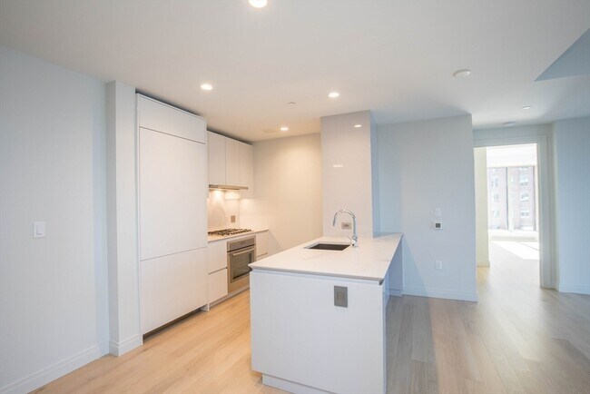 Building Photo - 133 Seaport Blvd