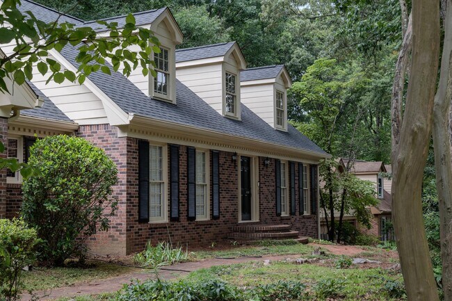 Building Photo - 2858 Livsey Dr