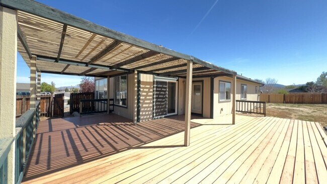 Building Photo - 3/2/2 Home in Minden, Johnson Lane area