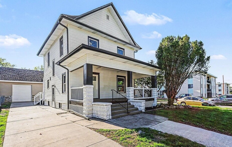 Building Photo - 1341 N 45th St