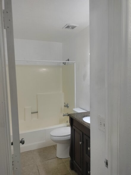 upstairs bathroom - 1342 W Emerald Ave