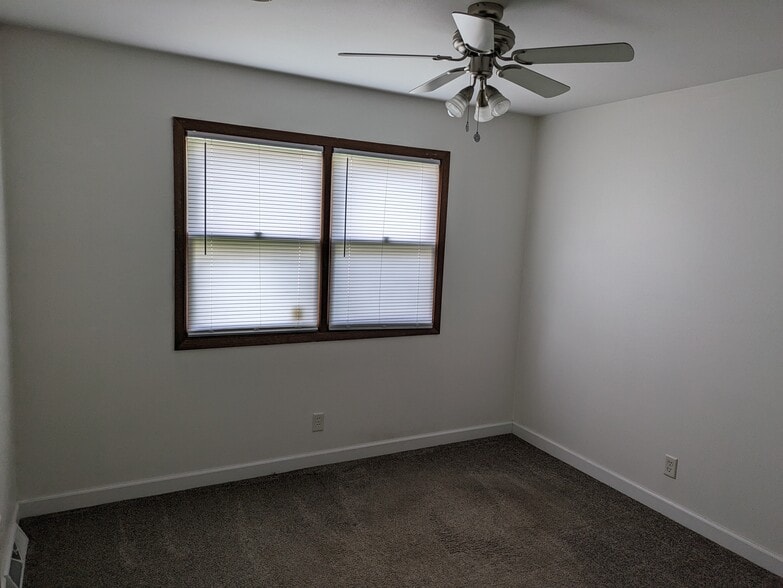 Bedroom 3 - 2906 Southbridge Rd