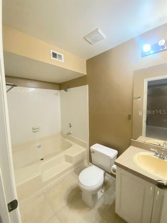 Building Photo - 10020 Strafford Oak Ct