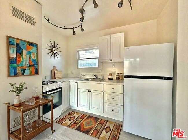 Building Photo - 1922 Preston Ave