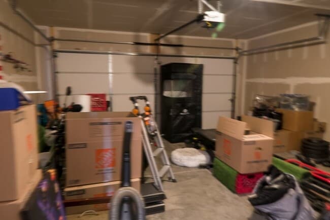 Building Photo - 6561 Sassafras Wy