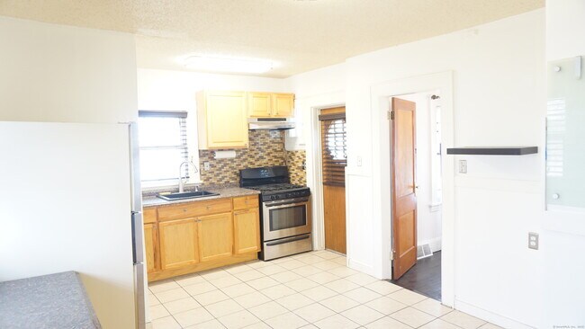 Building Photo - 314 Judson Pl