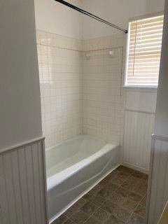 Building Photo - 817 Kenwood Dr