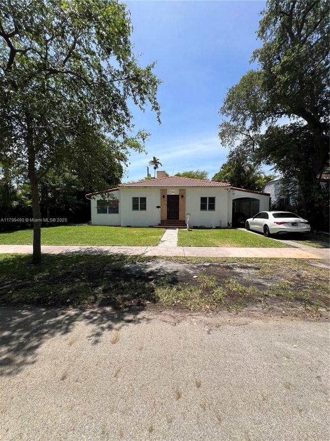 Building Photo - 314 Romano Ave