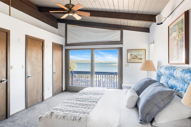 Building Photo - 154 W Lake Dr