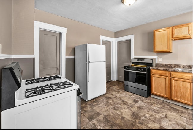 Building Photo - 4097 E 64th St