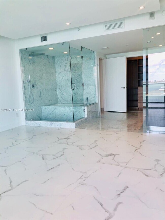 Building Photo - 3131 NE 7th Ave