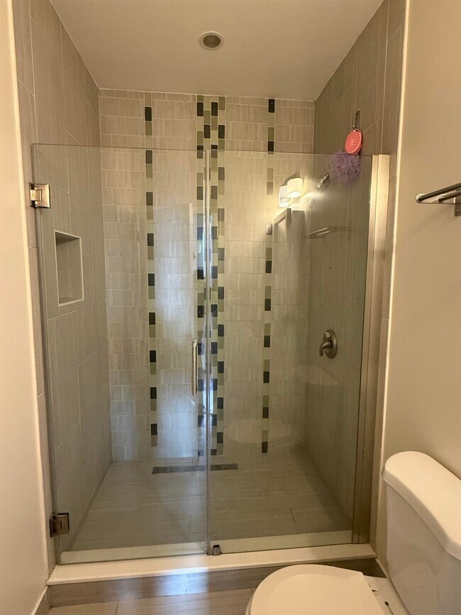 Building Photo - 9 Nesbitt St