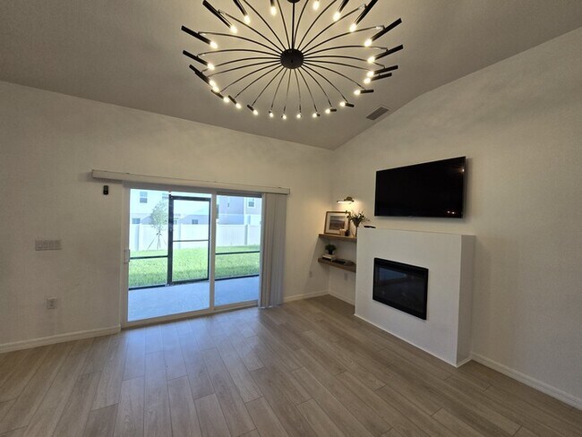 Building Photo - Beautiful 3/2/2 SF Home For Rent in Davenport, FL $2199