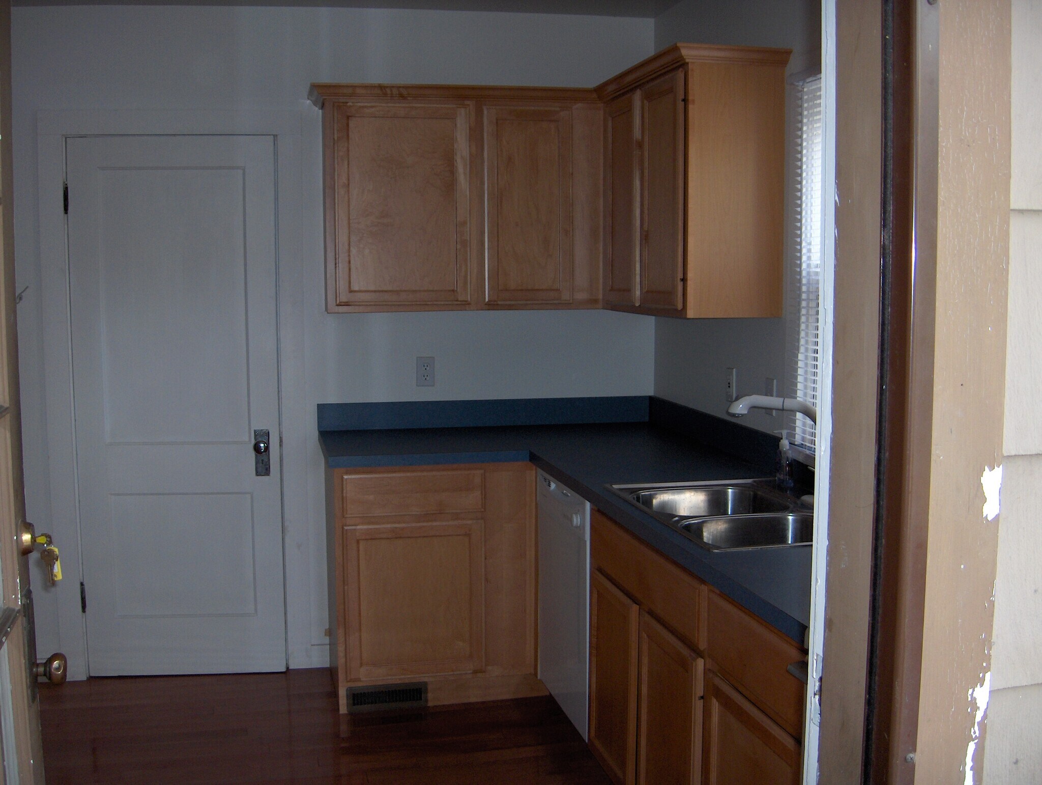 Kitchen 2 - 1115 Granger Ave